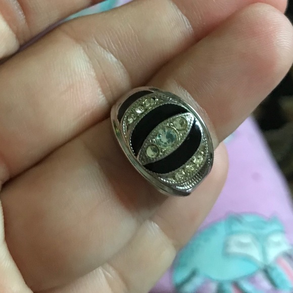 Retro Ring - Picture 2 of 5
